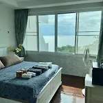 Amazing Cozy Seaview Condo