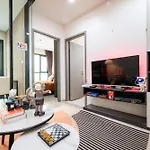 Bright Modern 1 Bedroom Central Beach Chic Design