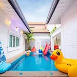 Happy N Joy Pool Near Jomtien On Thepprasit Road