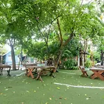 Hotel Oyo 324 Deedan 2*