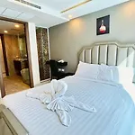 Apartment Grand Avenue *