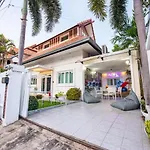Villa Happy N Joy Pool Near Jomtien On Thepprasit Road *