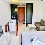 Club Royal Hideaway Studio Steps From Private Beach