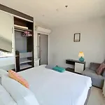 อพาร์ทเม้น 2 Bed At Great Location - Of