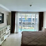 อพาร์ทเม้น Centara Luxury Center 47 Sqm Large 1 Bedroom *