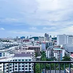 2 Bed At Excellent Location - Apartment *