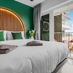 อพาร์ทเม้น Luxurious Penthouse