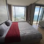 Stunning Sea View - Place อพาร์ทเม้น