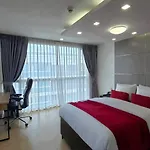Centara Avenue Residence