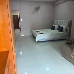 Hug Me Guesthouse