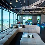 อพาร์ทเม้น Sea View 2 Bed High Floor Pattaya
