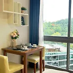 Unixx Sea View Apartment Pattaya