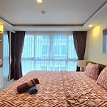 Grand Avenue By Fantasea * Pattaya