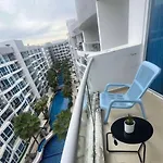 Apartment Grand Avenue 808e Soi Buakhaw 15 Pattaya