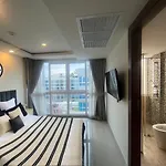 Apartment Grand Avenue 808e Soi Buakhaw 15 Pattaya