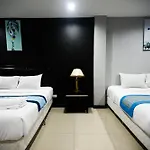 Golden Star โรงแรม