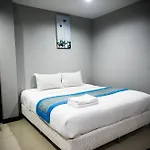 โรงแรม Golden Star