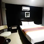 โรงแรม Golden Star 3*