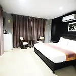 โรงแรม Golden Star 3*