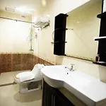 Golden Star โรงแรม 3*