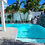 Nebuland Luxury Pool Walking Street * Pattaya