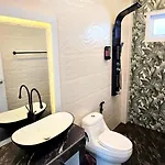 Nebuland Luxury Pool Walking Street *