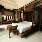 K2 Xanadu Pool