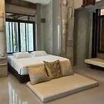 K2 Xanadu Pool Resort