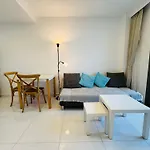 อพาร์ทเม้น Cozy Ocean Hideaway 400M To Beach & Fast Wi-Fi *