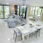 Sun And Moon House Villa Pattaya