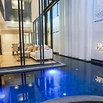 Villa Viola Pool 1 *