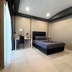 โรงแรม Cloud9 Reloaded