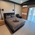 Cloud9 Reloaded โรงแรม