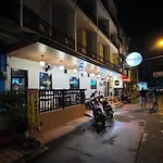 Cloud9 Reloaded โรงแรม *
