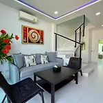 Pool 179 Nearby Walking Street * Pattaya