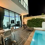 Pool 179 Nearby Walking Street วิลล่า
