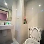 Sea View 2 Bed Rare Find Great Location Apartment