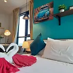 Apartment Sea View 2 Bed Rare Find Great Location *