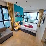 Apartment Sea View 2 Bed Rare Find Great Location