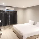 Uno Hostel