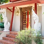 Naka Villa At Pratumnak