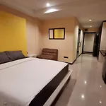 Moonlight Inn Hotel Pattaya - Near Walking Street