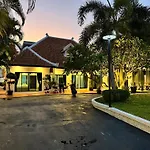 B52 Pool Villa Pattaya