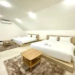 B52 Pool Villa Pattaya