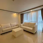New! Huge - Jacuzzi & Pool Access - Grand Avenue