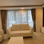 New! Huge - Jacuzzi & Pool Access - Grand Avenue อพาร์ทเม้น