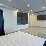New! Huge - Jacuzzi & Pool Access - Grand Avenue อพาร์ทเม้น Pattaya
