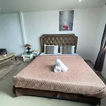 Hotel W-9 Nong Prue