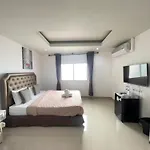 W-9 Hotel 2*