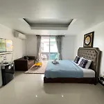 W-9 Hotel Nong Prue